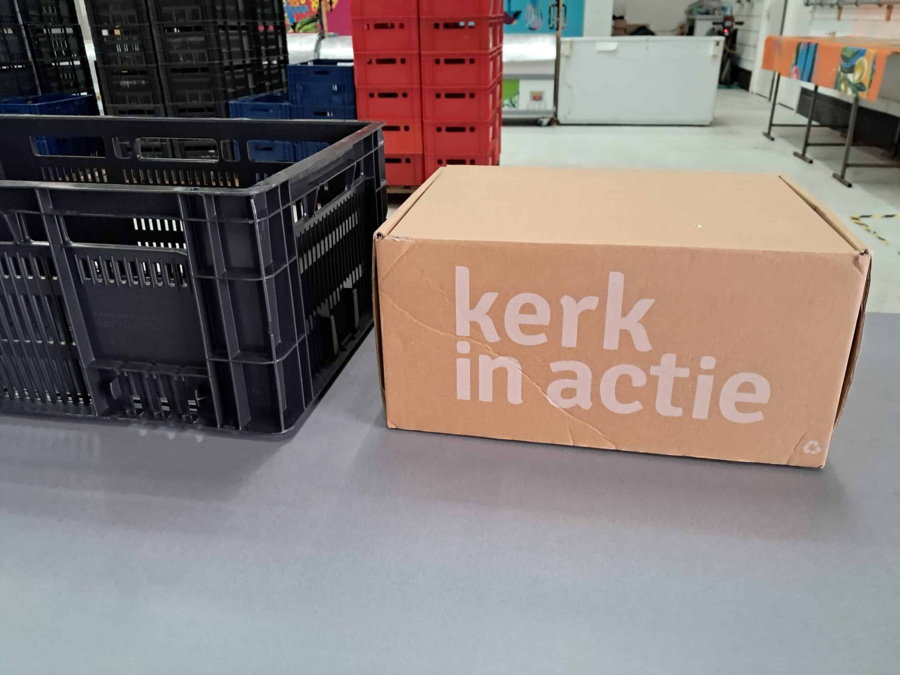 Ingezameld voedsel in kratten